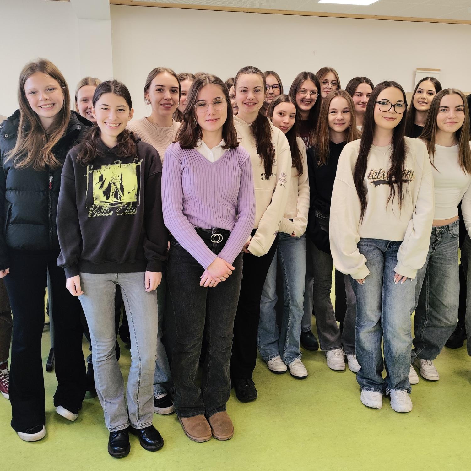 Besuch von Pater Manfred Deselaers am MWG