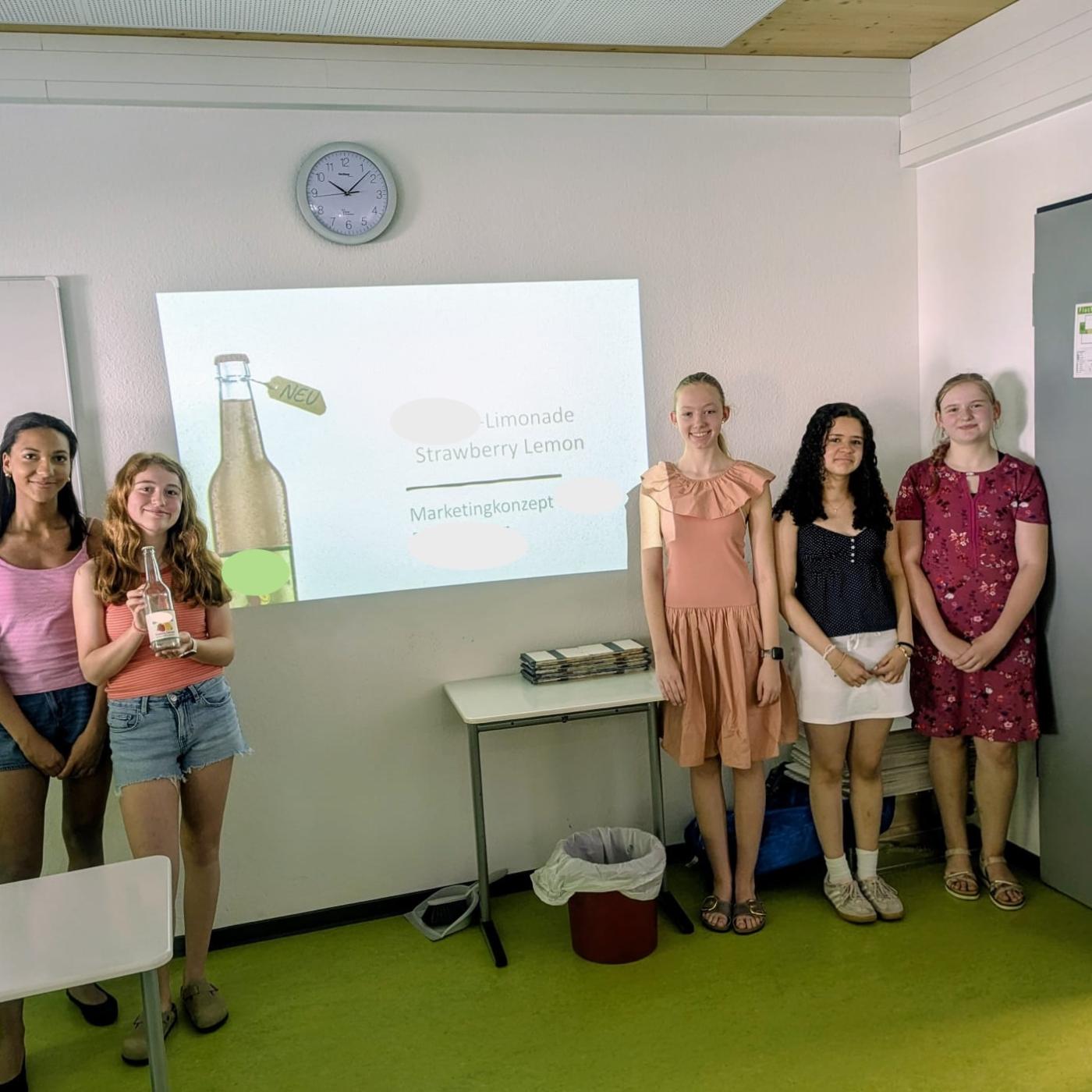 Strawberry Lemonade von Anna, Clara, Helena, Lilli, Charleen